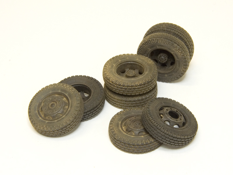 RIM35025  Колеса для грузовиков ЗИС-150/ЗИЛ-164, масштаб 1/35