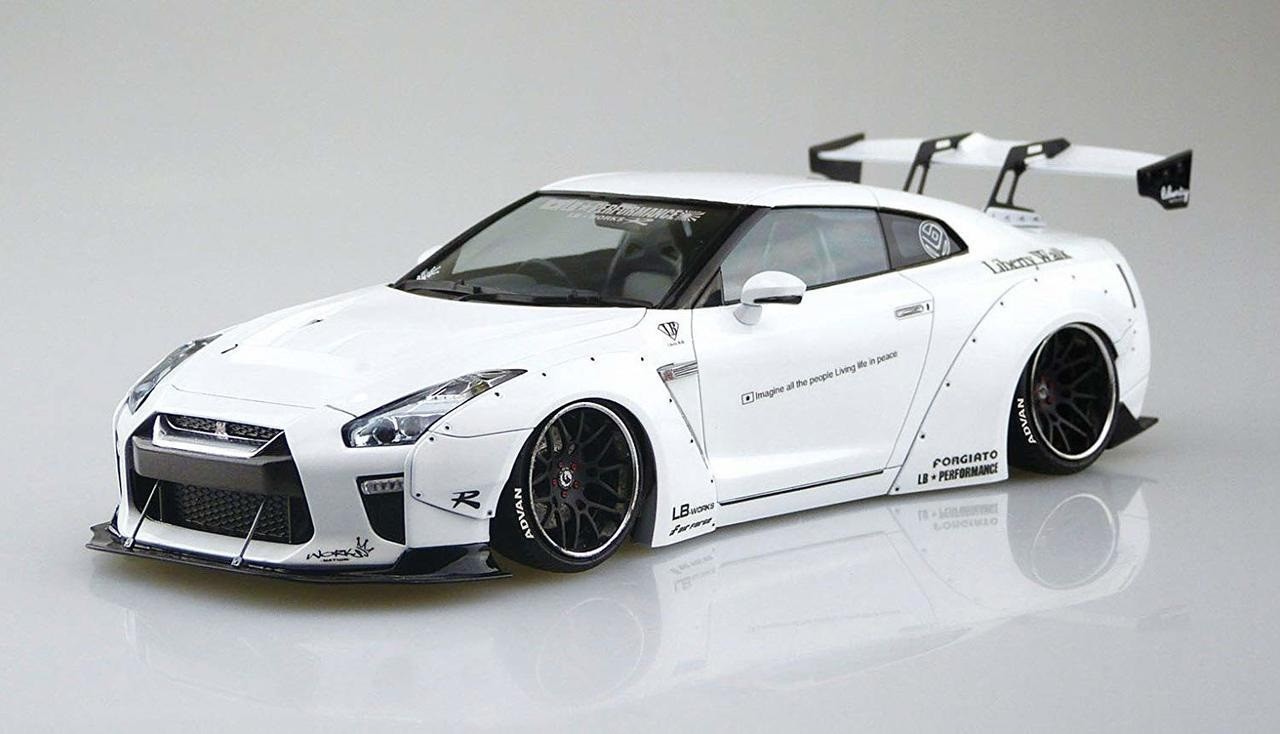 05590 Nissan GT-R R35 LB Works type 1.5 Aoshima