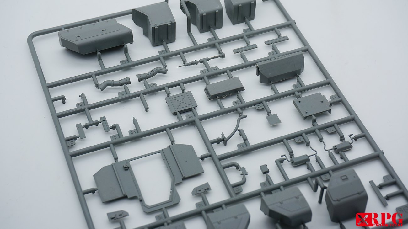 35021RPG Российский бронеавтомобиль Тайфун-ВДВ (одна модель без боевого модуля в наборе) RPG Model