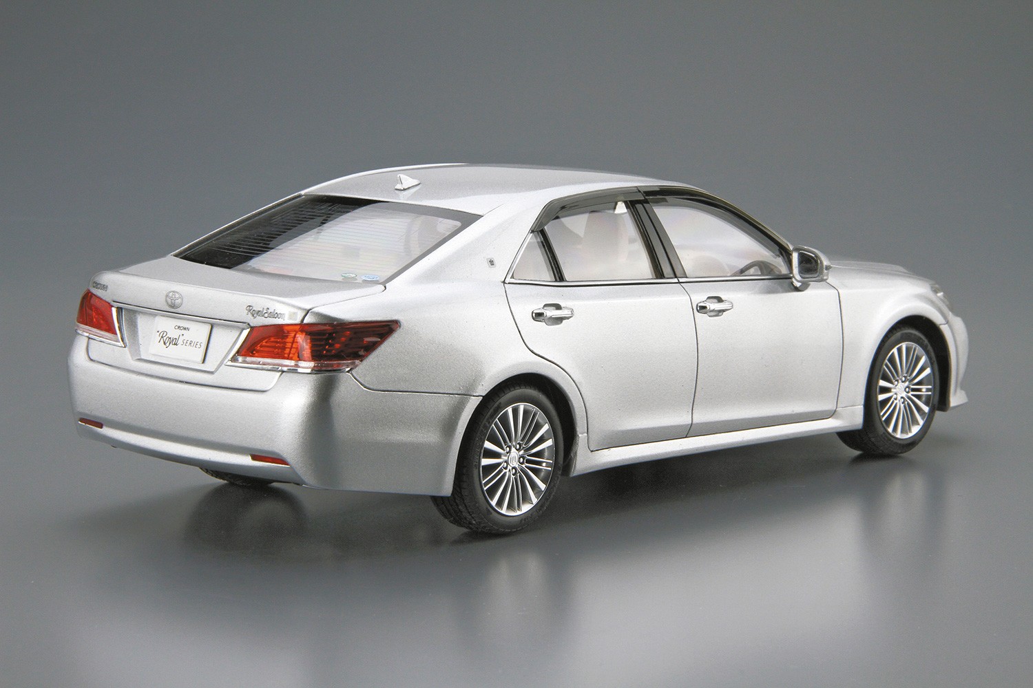 05080 Toyota Crown Royal Saloon G '15 GRS210/AWS210 Aoshima