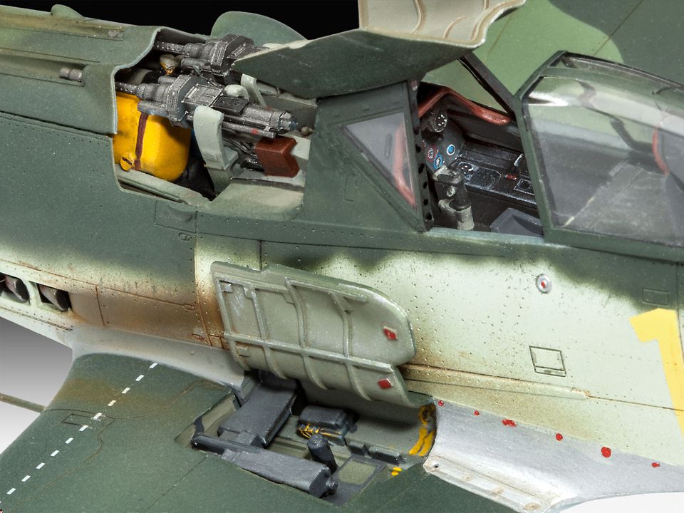 03930 Немецкий истребитель Focke Wulf Fw 190 D-9 Revell