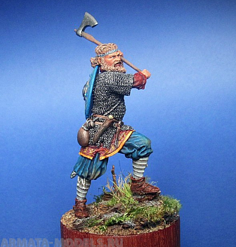 CHM-54060(M). Русский воин с топором, 13-14 века. 54 mm.  Материал - белый металл.