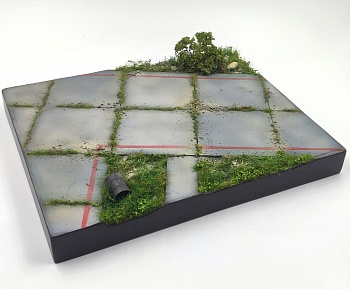 HE-35099 Подставка где то на полигоне (Аксессуары в комплекте, не окрашенные) Размер 30*25