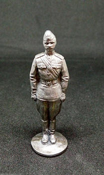 Н-7-002 Офицер в пилотке