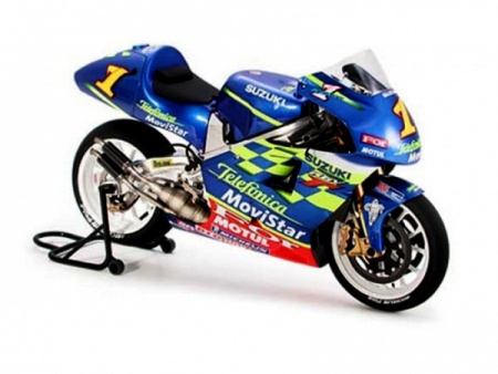 14089 Telefonica MoviStar SUZUKI RGV-Г `01 Tamiya